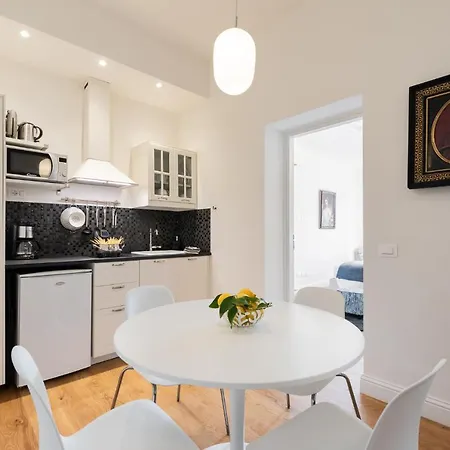 Lovely With Balcony Appartement *