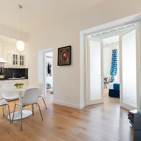 Apartman Lovely With Balcony